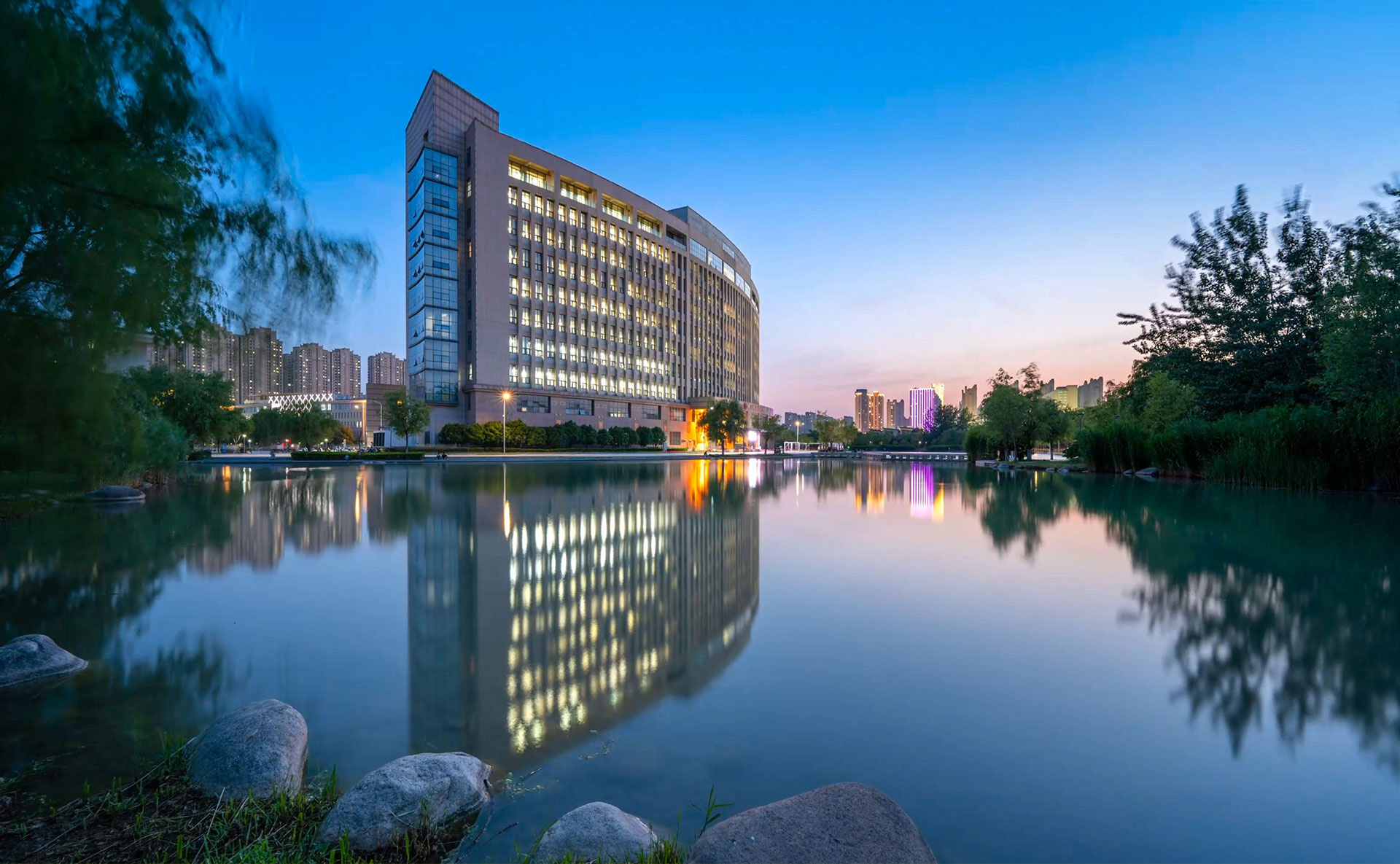 师资概况-信息科学与工程学院